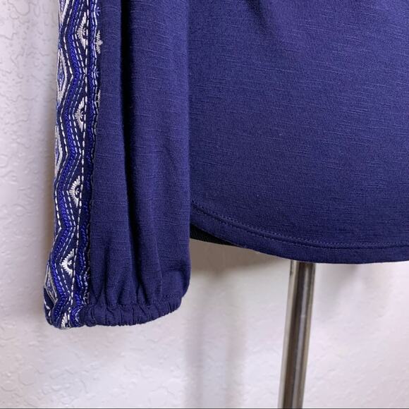 WHBM navy blue white embroidered peasant boho top size XXS - Picture 9 of 13